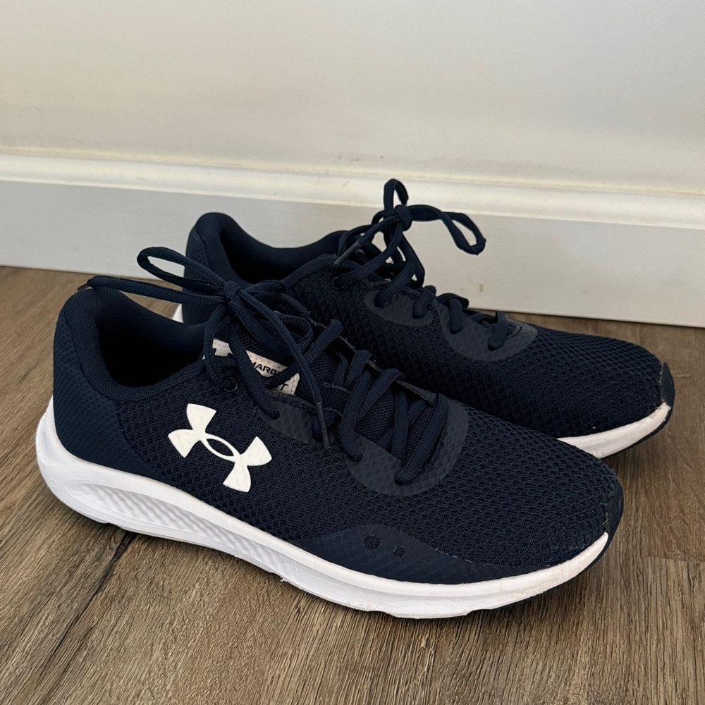 Under Armour sneakers - like new